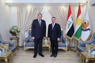 السفير المصري في بغداد يلتقى...