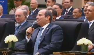 شاهد.. الرئيس السيسي يفتتح عددا...