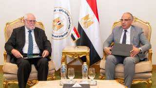 وزير الرى يلتقى وزير المياه...