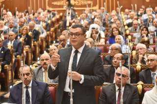وزير الإسكان يشارك بجلسة مجلس...