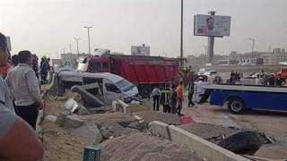 إصابة 3 أشخاص في حادث...