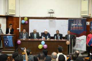 رئيس جامعة الأزهر يشيد بجهود...