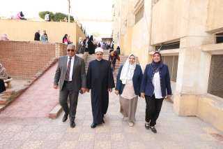 رئيس جامعة الأزهر يتفقد فرع...