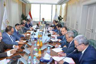 وزير التموين يترأس اجتماع اللجنة...