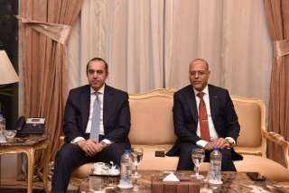 وزير العمل يترأس إجتماع ”الحوار...