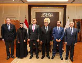 وزير العدل يستقبل سفير دولة...