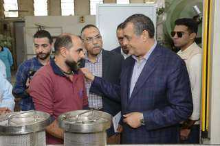 وزير الإنتاج الحربى يتفقد شركة...