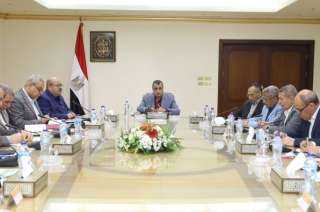 وزير اللإنتاج الحربي يشدد على...