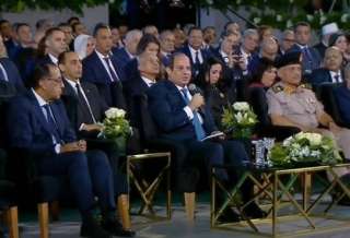 السيسي للحكومة: لابد من مراجعة...