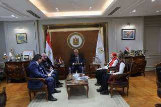 وزير التعليم العالي يستقبل سفير...