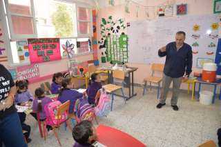 محافظ أسيوط يتفقد مدرسة جمال...