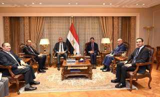 وزيرا الشباب والرياضة والتربية والتعليم...