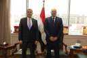 وزير العمل يلتقي السفير القطري...