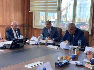 محافظ بورسعيد يشارك بإجتماع مجلس...