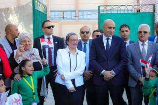 وزيرا البيئة والتربية والتعليم يطلقان...