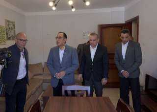 رئيس الوزراء يتفقد مشروع المبادرة...
