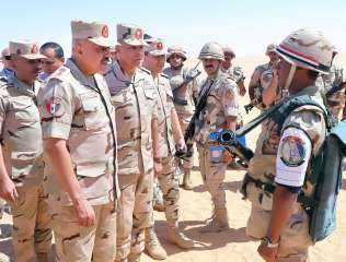 الفريق أحمد خليفة رئيس أركان...