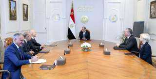 الرئيس السيسي يستقبل رئيس شركة...