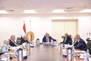 وزيرالعمل يترأس إجتماع مجلس إدارة...