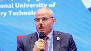 رئيس جامعة قناة السويس يُكلف...