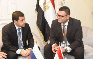 وزير الإسكان يلتقى نائب وزير...