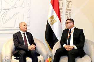 وزير الإسكان ومحافظ القاهرة يتابعان...