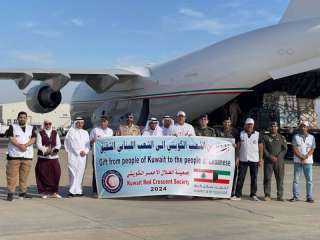 40 طنا من المساعدات على...