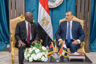 وزير الإنتاج الحربي يستقبل وزير...