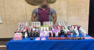 ضبط مالك مخزن بالقاهرة لحيازته...