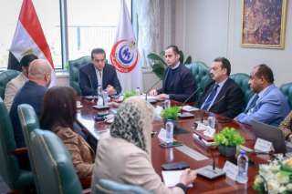 وزير الصحة يتابع الموقف التنفيذي...