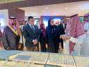 وزير الإسكان يعرض الفرص الاستثمارية...