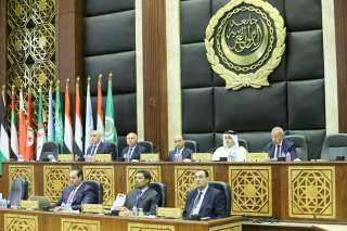 وزير الصناعة والنقل: النقل أصبح...