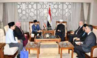 وزير الأوقاف يستقبل رئيس الجمعية...