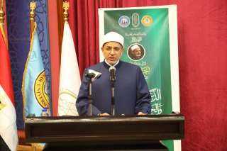 رئيس جامعة الأزهر يشيد بجهود...