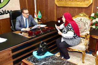 محافظ المنوفية يلتقى عدد من...