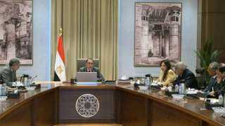 «مدبولي» يطالب رجال الأعمال بتقديم...