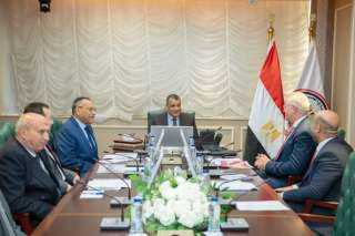 وزير الإنتاج الحربى  يلتقى...