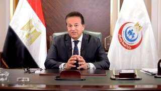 وزير الصحة يتفقد مصنع ...