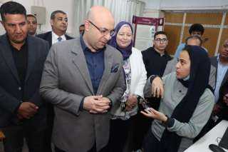 محافظ بني سويف يتفقد مدرسة...