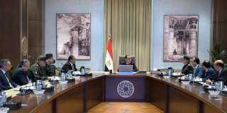 رئيس الوزراء يتابع موقف المُشروعات...