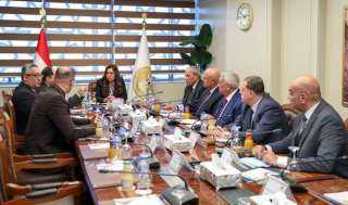 وزيرة التنمية المحلية تلتقى وفداً...
