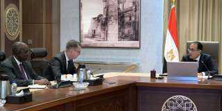 رئيس الوزراء يتابع مستجدات تنفيذ...