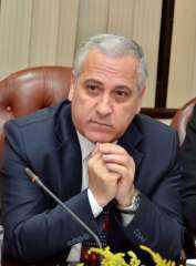 السيرة الذاتية للمهندس عبد الصادق...