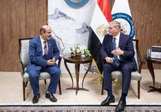 وزير البترول يلتقى الرئيس التنفيذي...