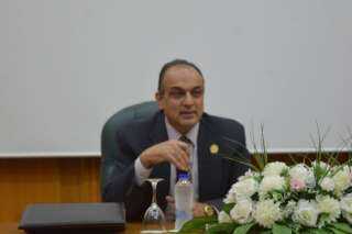 رئيس مجلس إدارة مصنع ...