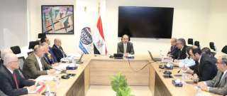 وزير قطاع الأعمال العام يتابع...