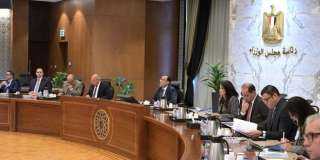 رئيس الوزراء يترأس اجتماع اللجنة...