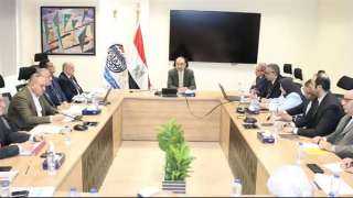 وزير قطاع الأعمال العام يتابع...