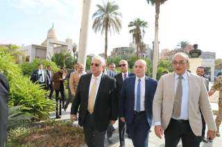 وزير التعليم العالي يتفقد منشآت...