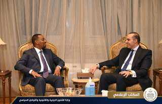 وزير الشئون النيابية والقانونية والتواصل...